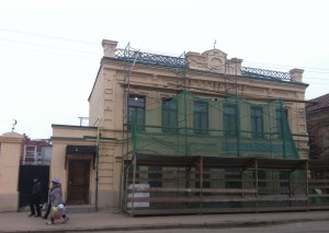 Дом заметно помолодел