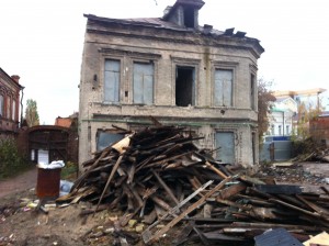 Во дворе старого дома